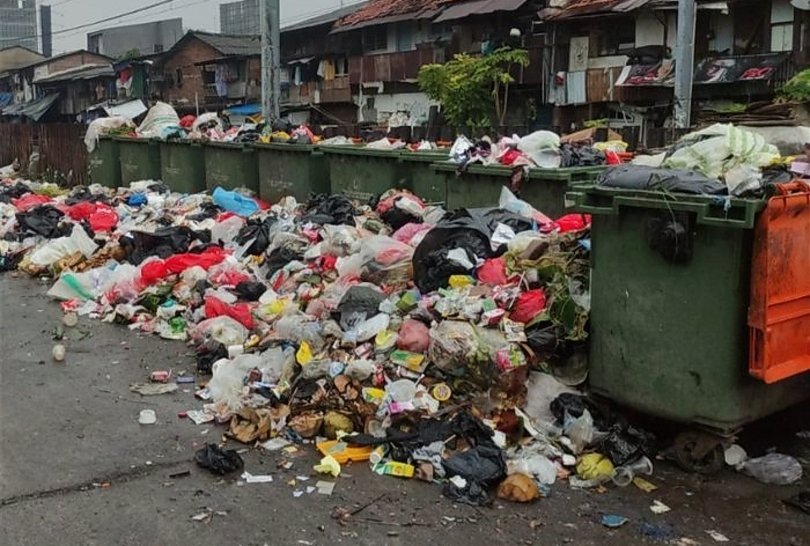 Satpel LH Cakung Perkuat Edukasi dan Pengawasan Cegah Penumpukan Sampah di Penggilingan